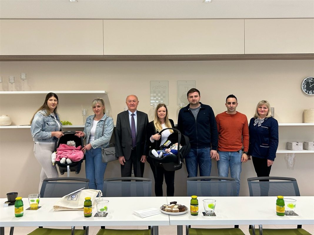 hum na sutli prijem bebe 4